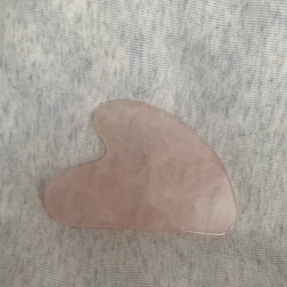 Mount Lai Rose Quartz Guasha and Face Roller